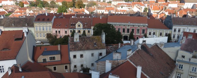 Met de motor, dippen in een vulkaan en groen Buda