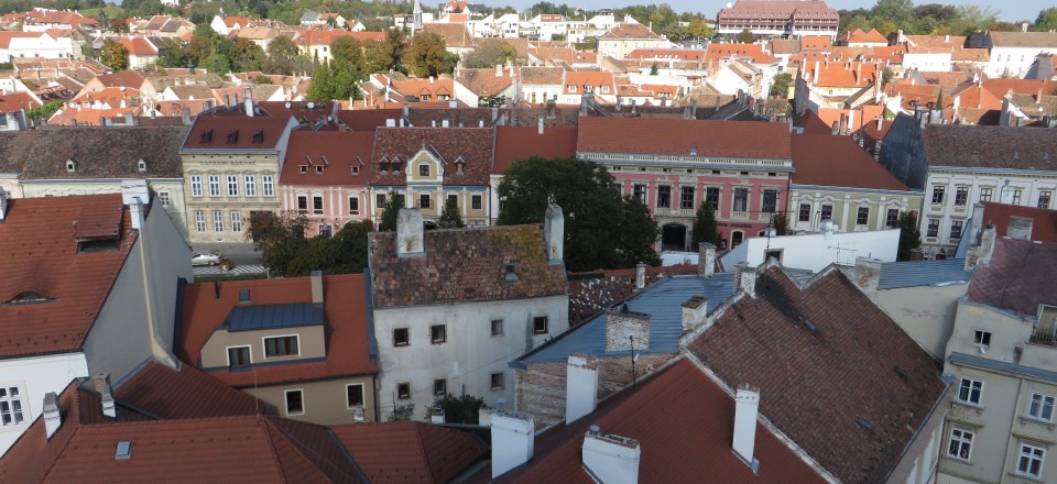 Met de motor, dippen in een vulkaan en groen Buda